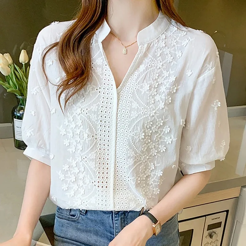 Short Sleeve Women Shirt Embroidery White Shirt V-neck Lantern Sleeve Irregular Cotton Top Female OL Blouse Female Blusas 14204