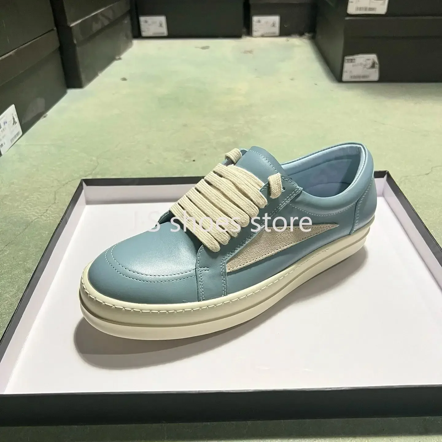 R-o تصميم الأبيض الجلد المدبوغ الأزرق الجلود منخفضة أعلى حذاء فاخر جودة عالية الرجال حذاء رياضة النساء حذاء كاجوال ريترو الدانتيل يصل أحذية رياضية