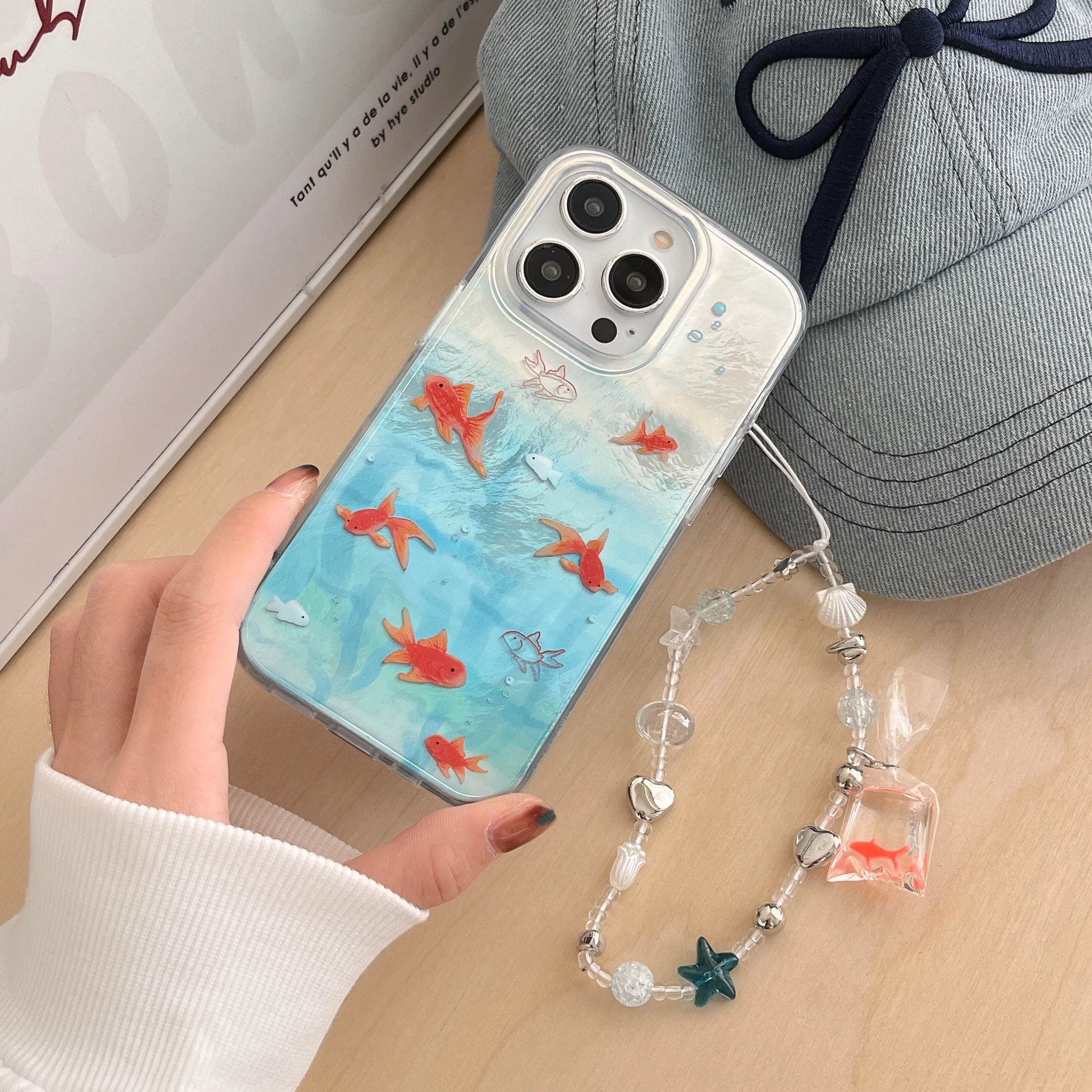 Auspicious INS Goldfish Ripple Texture Dual-layer Wrist Chain Phone Case for iPhone 16 15 14 13 Pro Max Back Phone Cover Capa