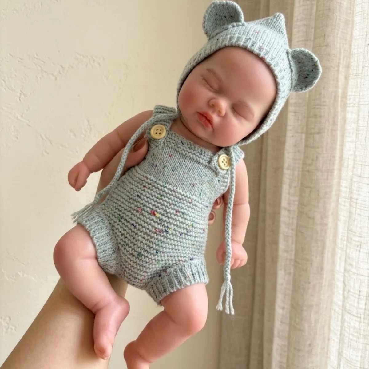 

2 Sets Clothes With Close Eyes 33cm Bebe Reborn Silicone Girl Doll With Open Mouth Soft Touch Body 3D Painted Skin Lifelike Doll