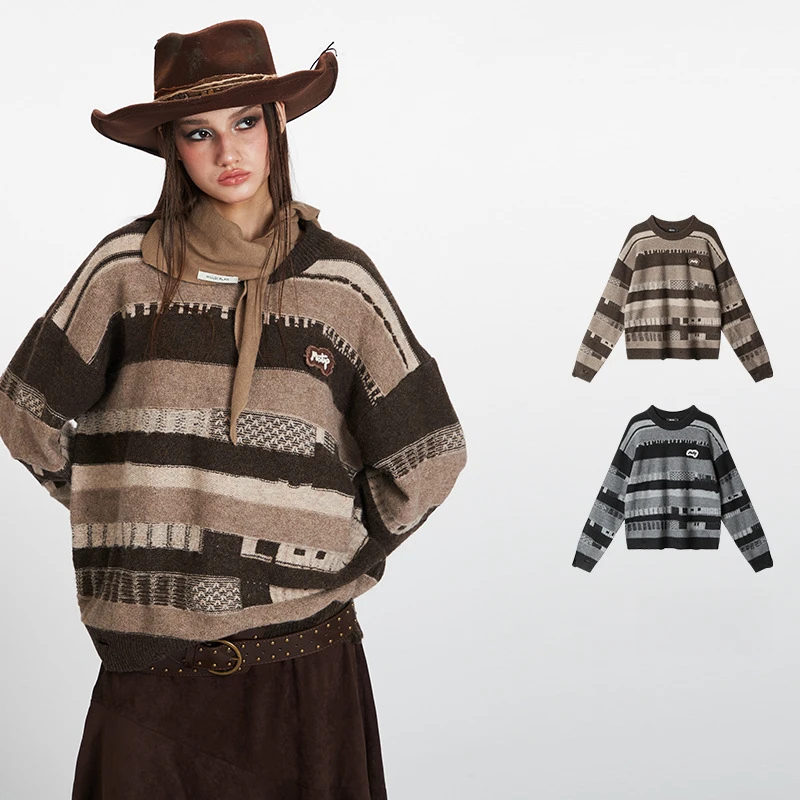 

New 2025 Autumn Winter Button American Retro Round Neck Knitted Sweater Women Short Pullover Loose Sweater