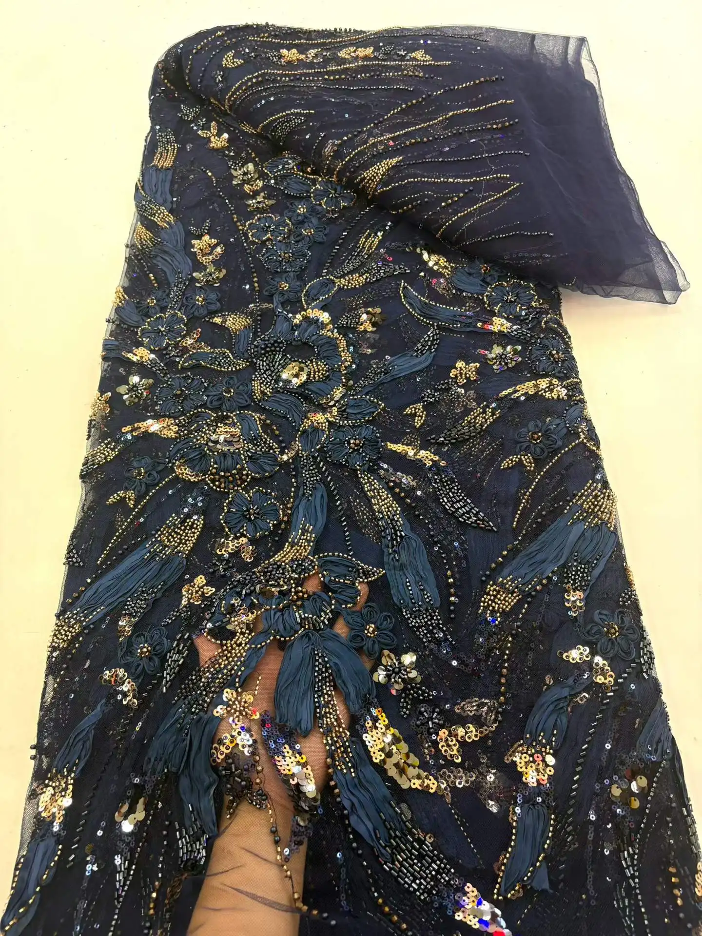 

Haute Couture African Heavy Beaded Lace Fabric High Quality French Sequin Lace Nigerian Lace Fabric Party Wedding Dresses