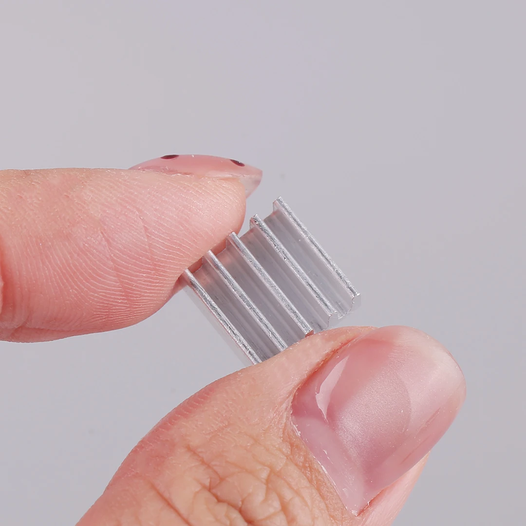 Disipador de calor de aluminio 28*28*11mm 11*11*5mm enfriador de radiador de Chip electrónico con cinta adhesiva térmica de doble cara 3M9448A