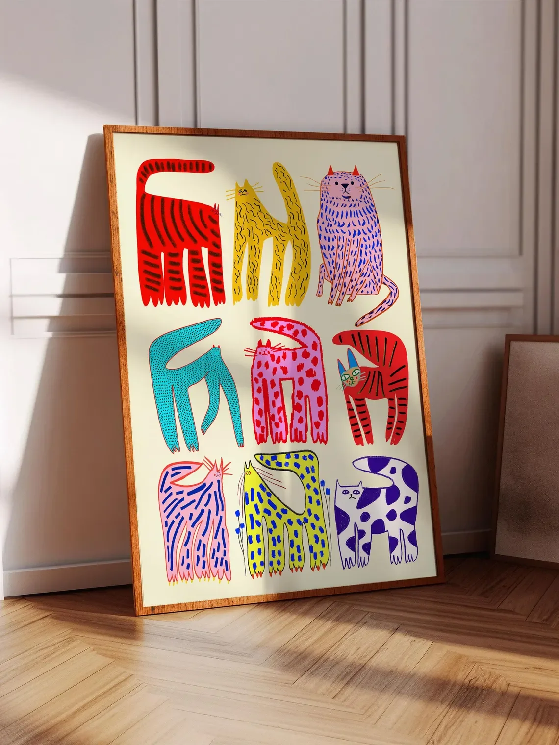 „Leuchter abstrakter Katzen-Wandkunstdruck mit bunten, verspielten Katzenillustrationen – kräftiges mehrfarbiges Tierdekor in eleganter Goldfra