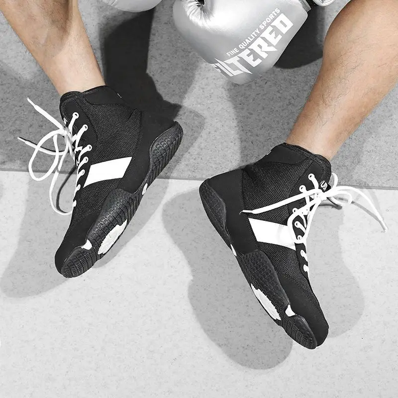 2025 New Men's Boxing Sneakers Comfortable Combat Sneakers Anti-slip Fighting Wrestling Shoes Breathable Boxing Training Shoes