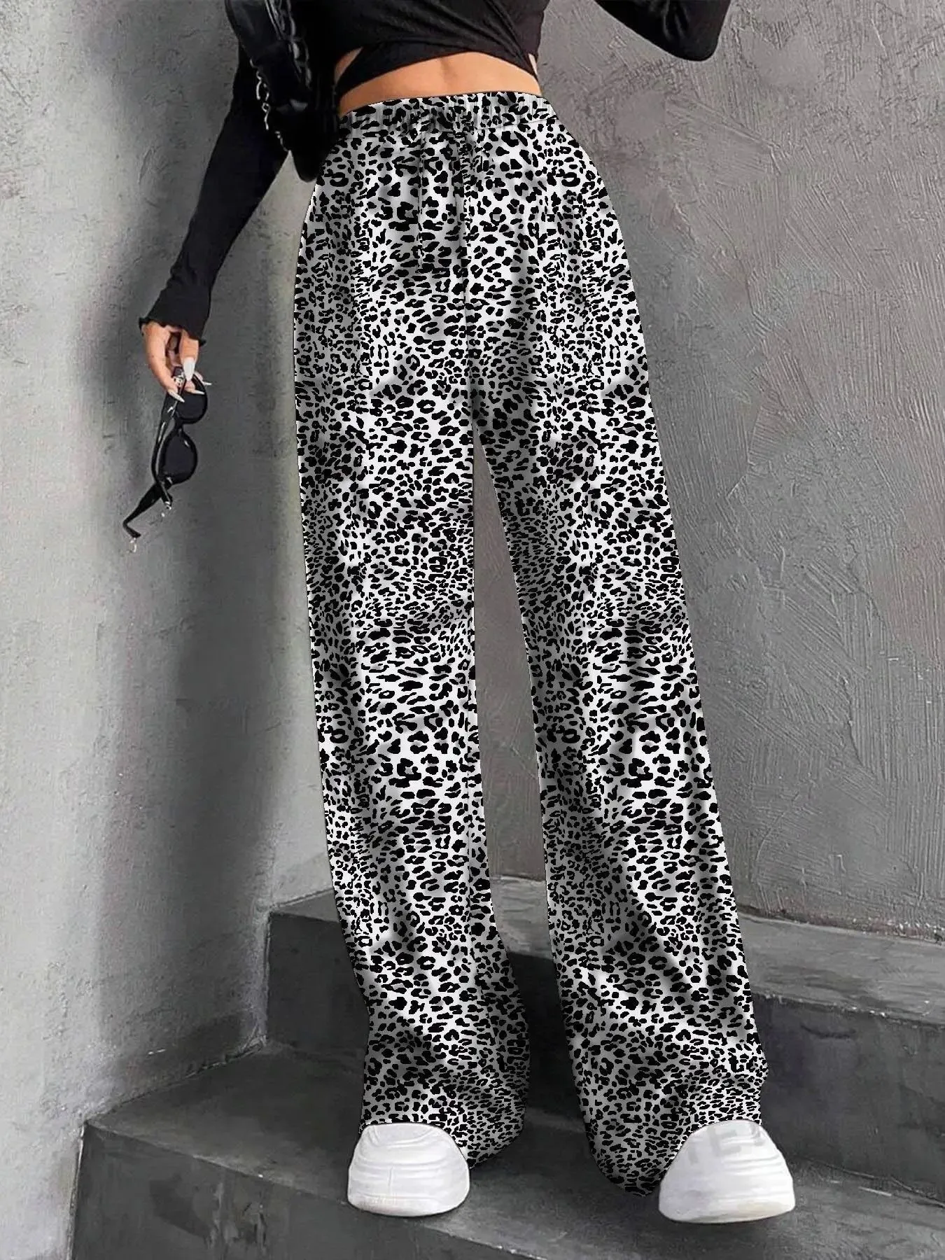 Elastic Waist Straight Leg Wide Leg Pants Women's Loose Fit Casual Trousers Leopard Print Zipper Closure Daily Wear