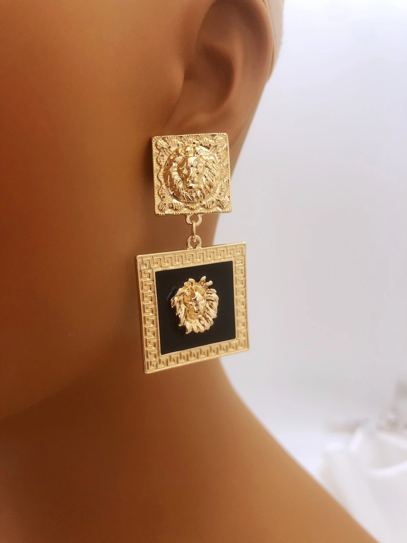 Exaggerated Texture Lion Head Earrings Fashion Simple Trend Drip Enamel Earrings For Women Jewelry