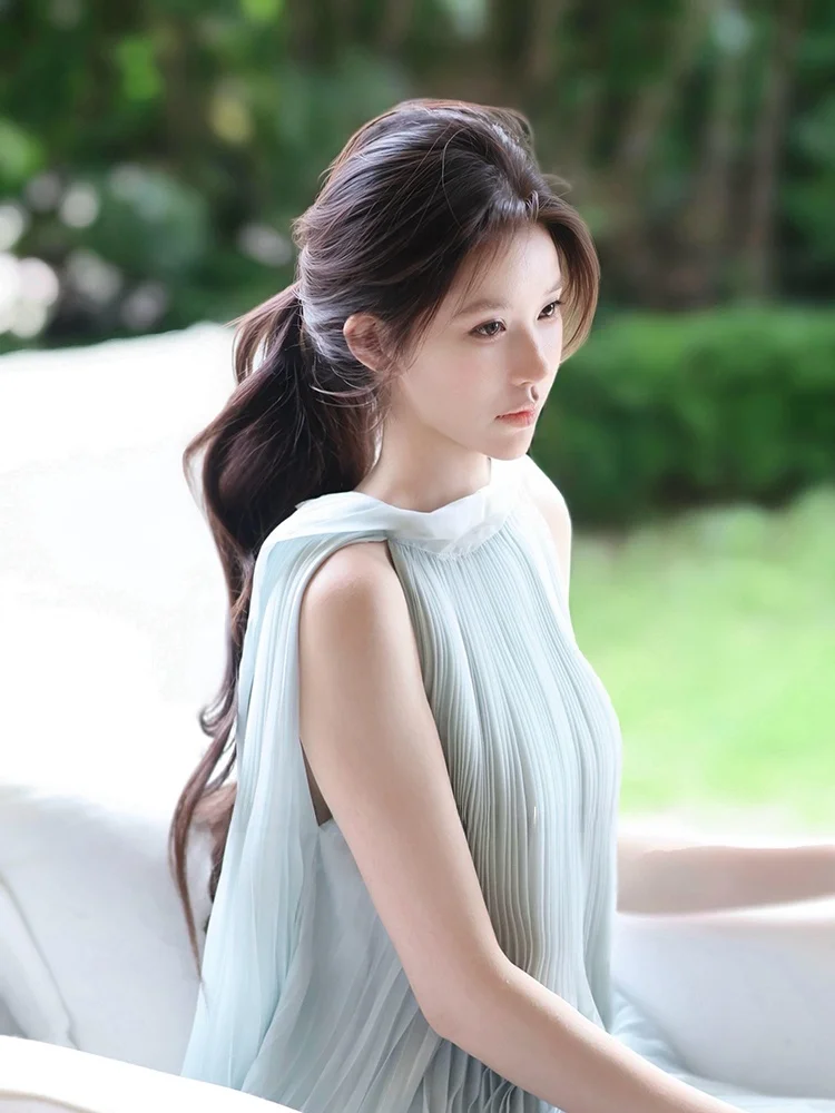 

Vacation Style Women's High-End Elegant Sleeveless Vest Neck Hanging Long Skirt Two-Piece Set Fashionable Summer Outfit