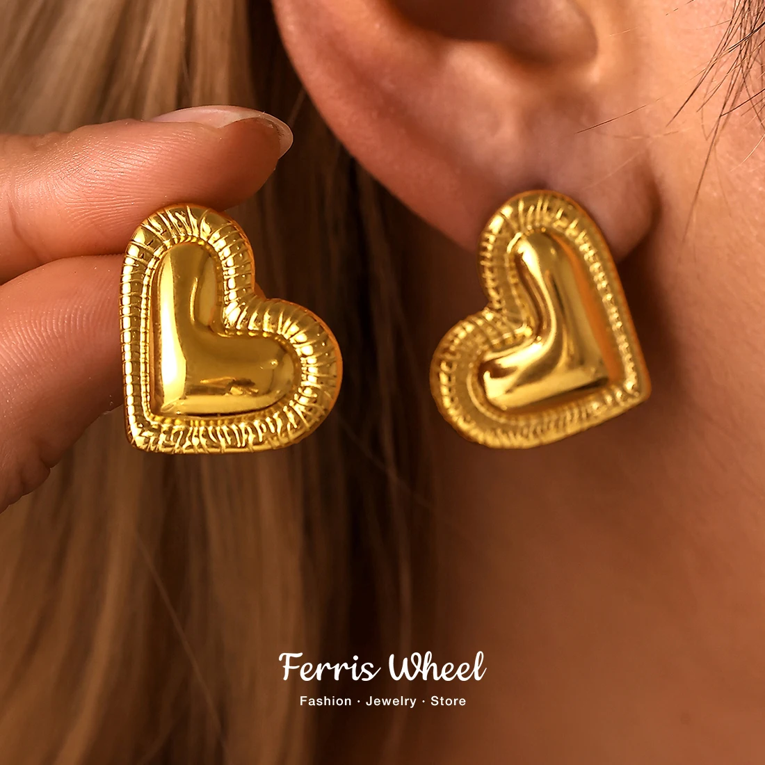 Pendientes bonitos de acero inoxidable con forma de corazón para mujer, resistentes al agua, textura chapada en oro, pendientes de lujo OL, regalo de joyería diaria