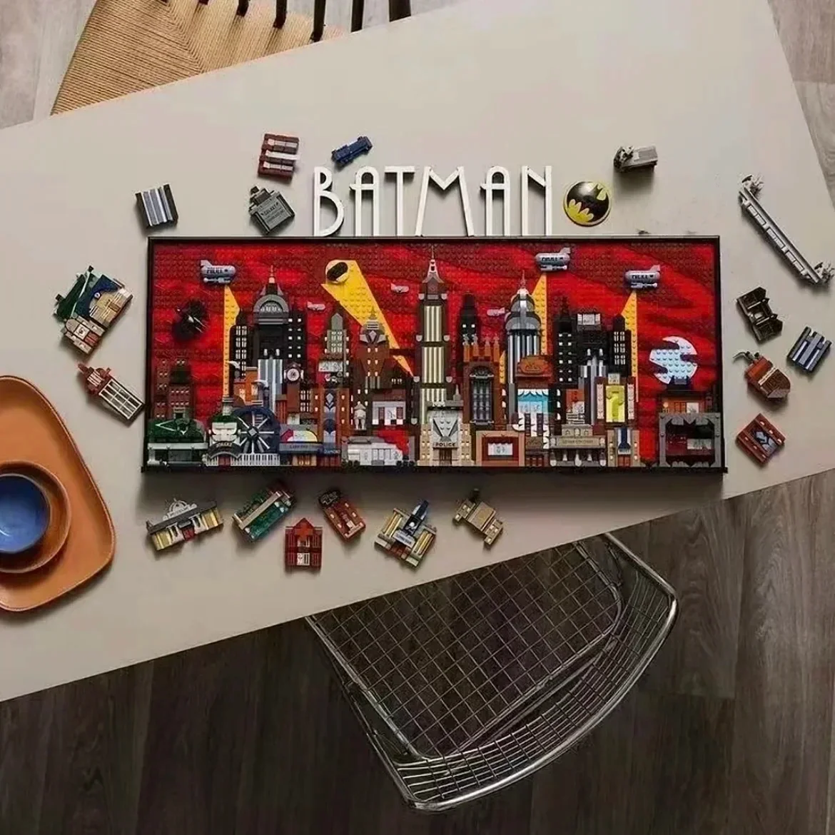 A Série Animada Blocos de Construção para Menino, Gotha City Skyline, Assembly Brick Toys, Presente para Menino, Compatível com 76271, 4210Pcs, Em Stock