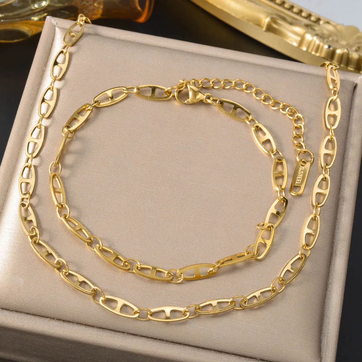 

Party Animal Jewelry Set for Women Gold Plated Stainless Steel Pig Nose Necklace Bracelet Chain Daily Wear Cute Gift for Her