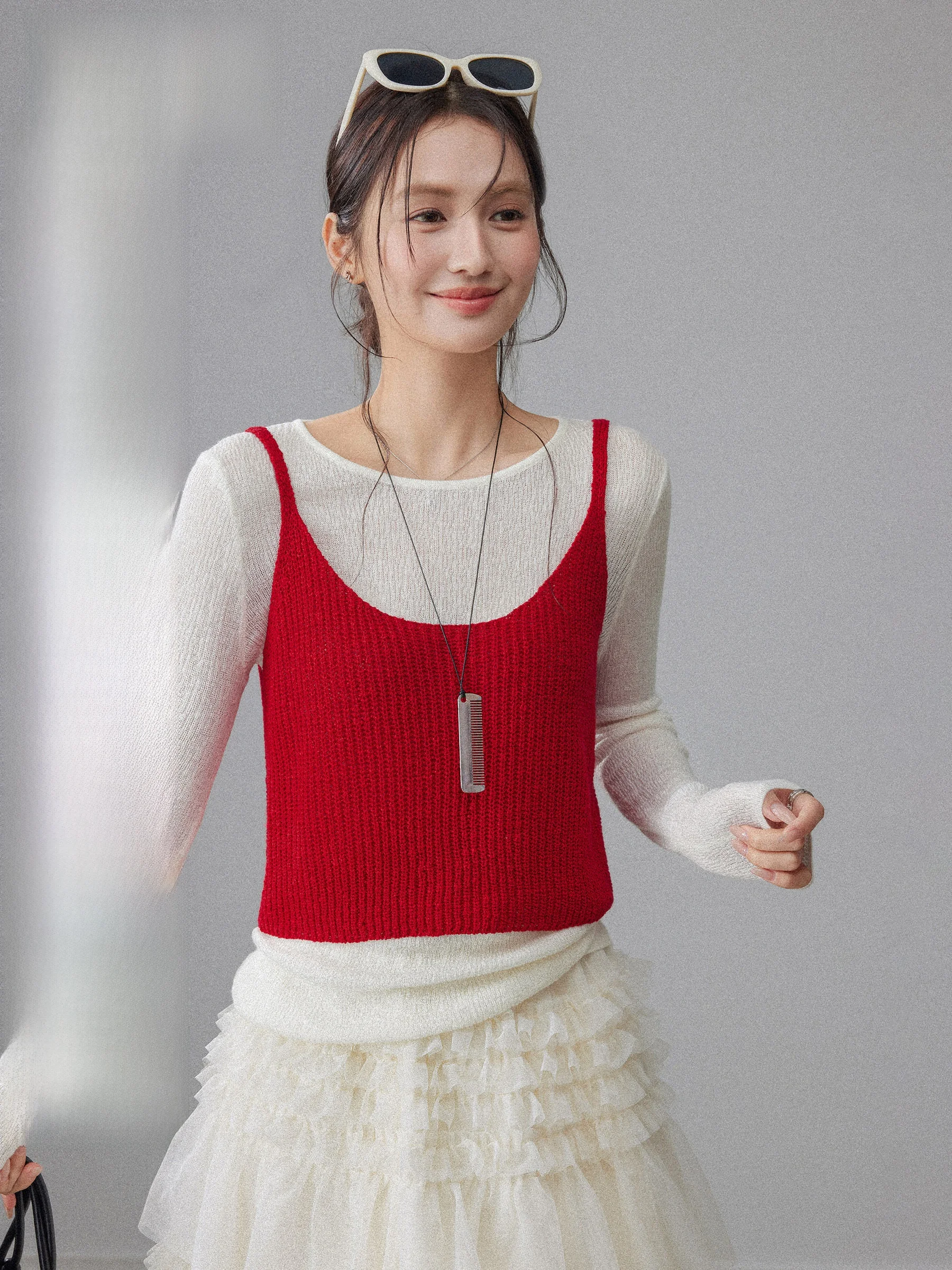 

Красный длинный вязаный свитер с длинными рукавами, женский, весна 2026, новый, облегающий топ на бретельках, комплект из двух предметов, модный многослойный образ