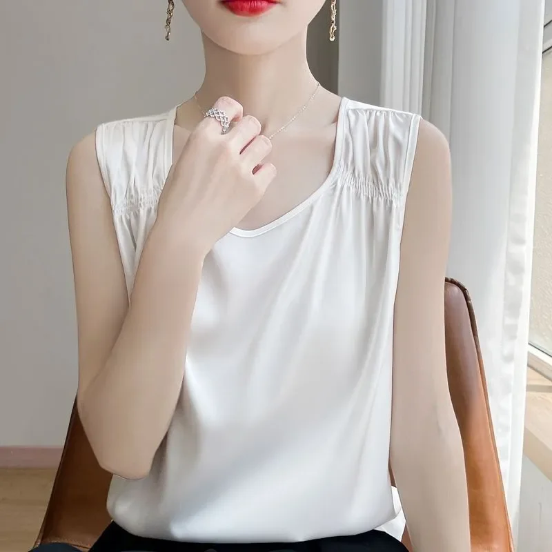 White V Neck Sleeveless Blouse for Women Lightweight Loose Fit Solid Color Summer Basic Top
