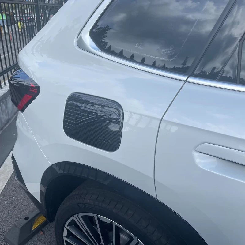 لسيارات BMW X1 (U11) 2023 2024 2025 غطاء تغليف خزان الوقود من ألياف الكربون ملحقات الزخارف