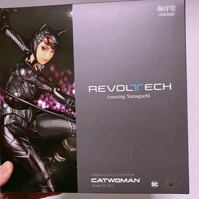 In Stock Kaiyodo Catwoman Revoltech AMAZING YAMAGUCHI Anime Collection Model Toys  Selina Kyle With a special (bonus)