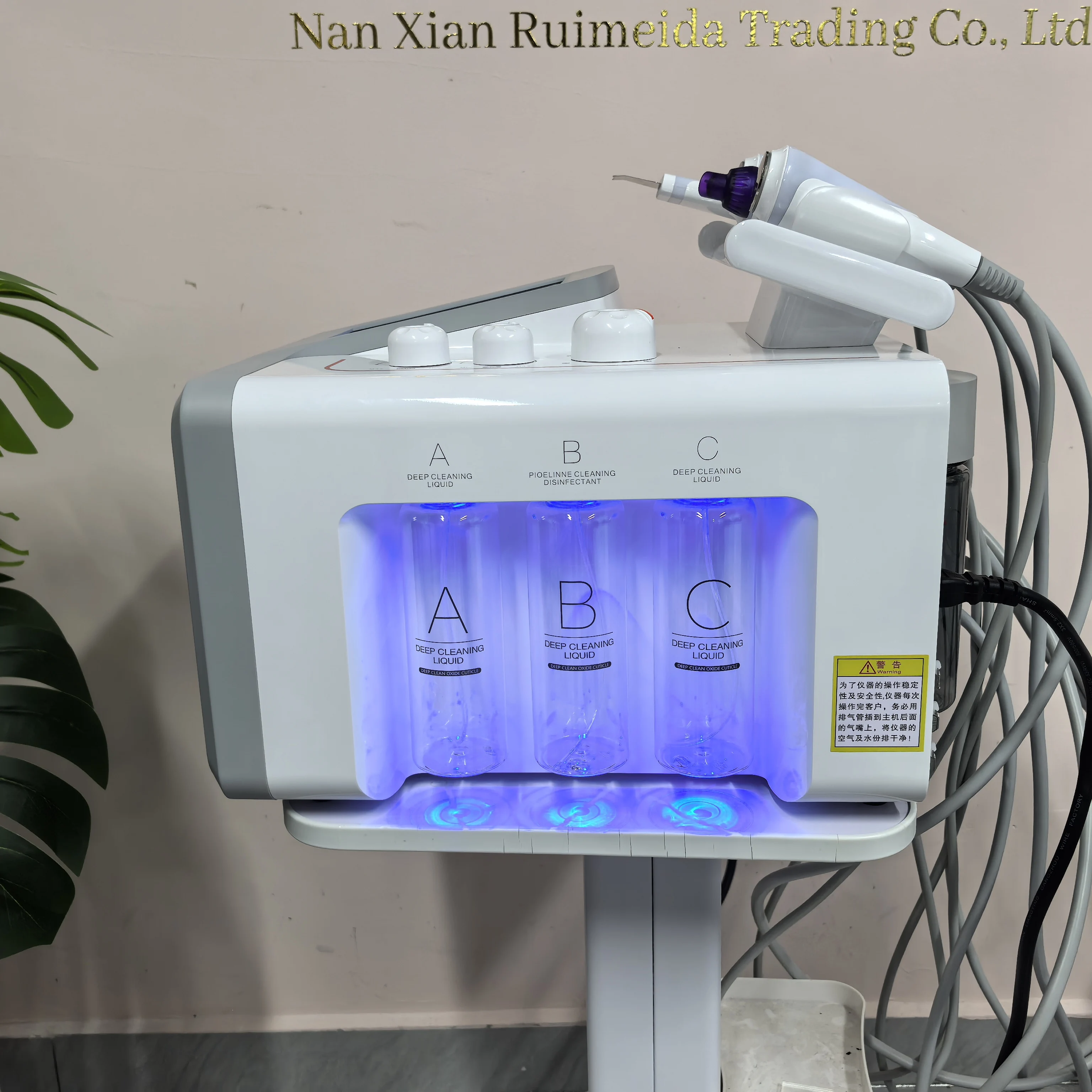 

Профессиональный аппарат для гидродермабразии, ухода за кожей лица, радиочастотной терапии, очищения лица, малогабаритная пузырьковая машина.