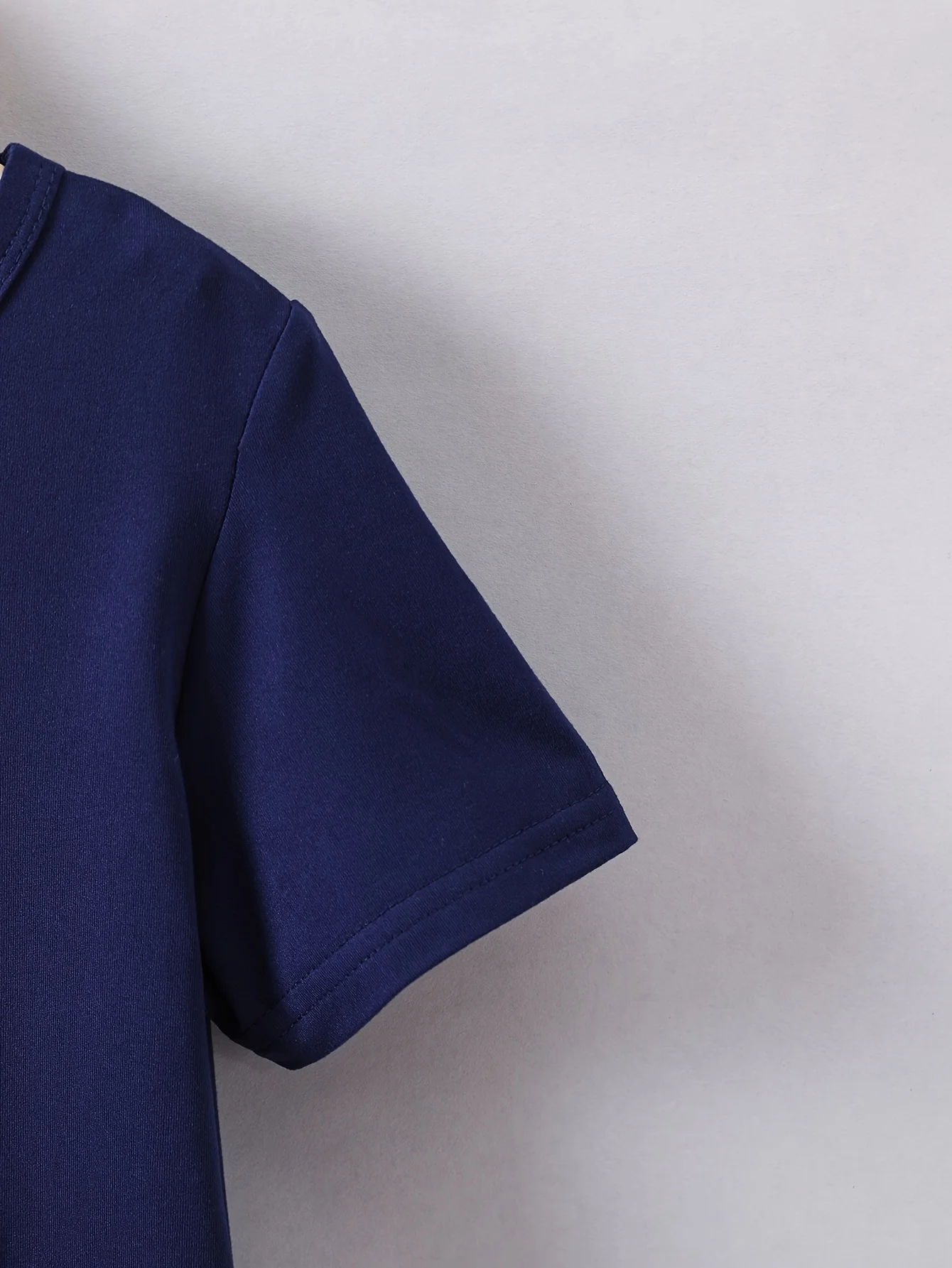 طقم ملابس صيفي للفتيات الصغيرات تي شيرت وسروال قصير مطبوع عليه النظام الشمسي للأطفال مكون من قطعتين ملابس أطفال بأكمام قصيرة