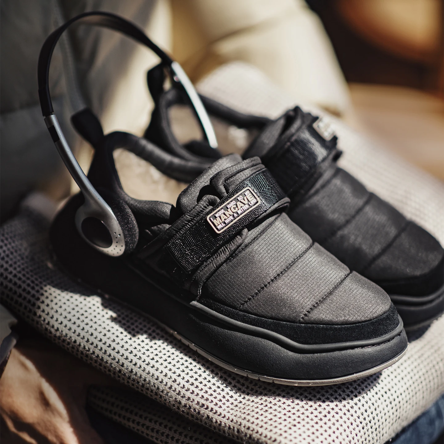 Maden الرجال الرجعية الأسود مقاوم للماء الثلوج الأحذية الانزلاق على صوف مبطن شتاء دافئ مخيم أحذية للخارجية رياضي منخفضة أعلى حذاء من الجلد #1