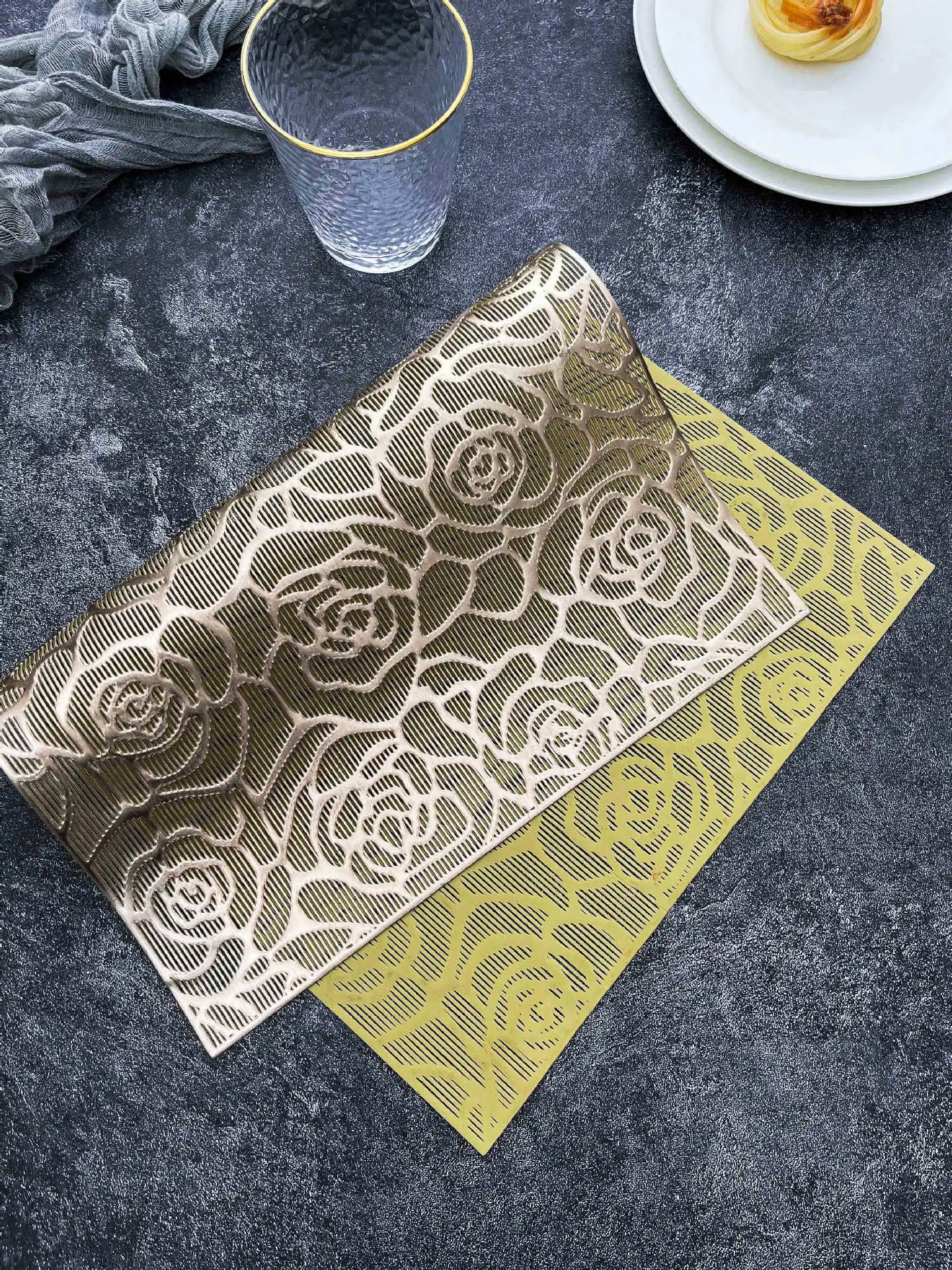 6/4pcs Rectangular Rose Placemats Hollowed Out PVC Light Luxury Dining Table Decor Mat Anti Slip and Thermal Insulation Meal Mat