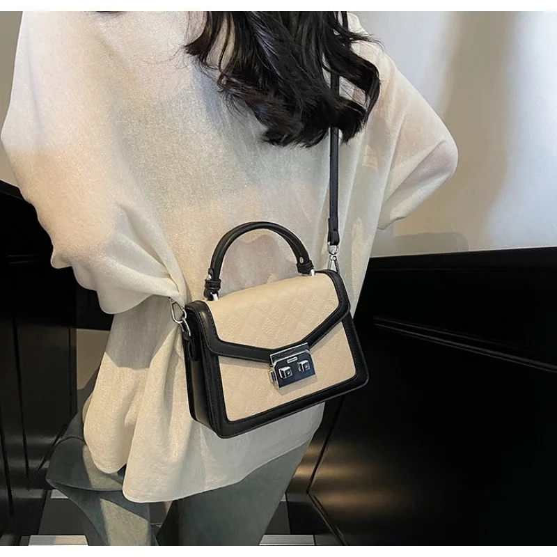 

Женский клатч из искусственной кожи с ремешком-цепочкой, трансформируемая сумка через плечо для весенней вечеринки и свиданий 2024 года