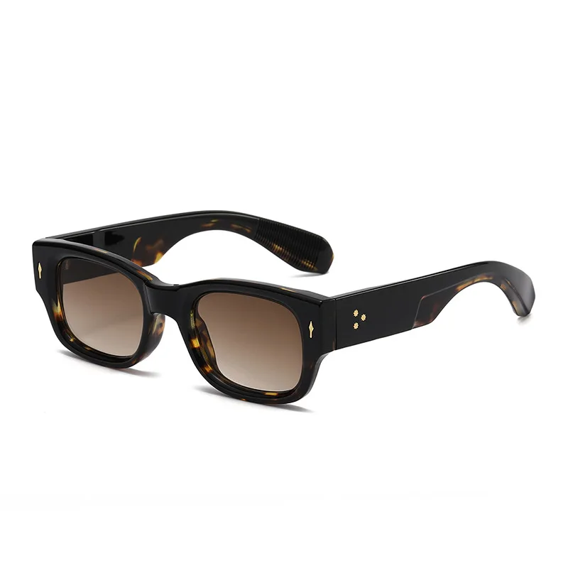 Ins Popular Men Sunglasses Vintage Fashion Square Rivets Sunglass Women Shades  Trending Gradient tea Sun Glasses Male UV400