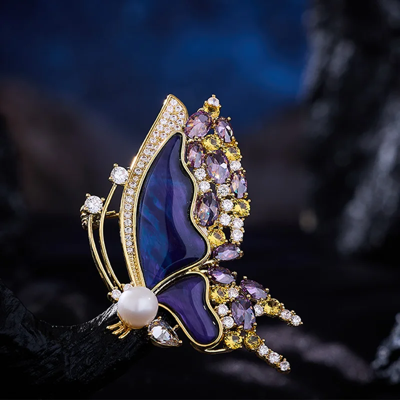 

High-end Natural Mother-of-Pearl Butterfly Brooch Elegant Temperament Pin Autumn Winter Clothing Accessory Coat Jacket Ornament