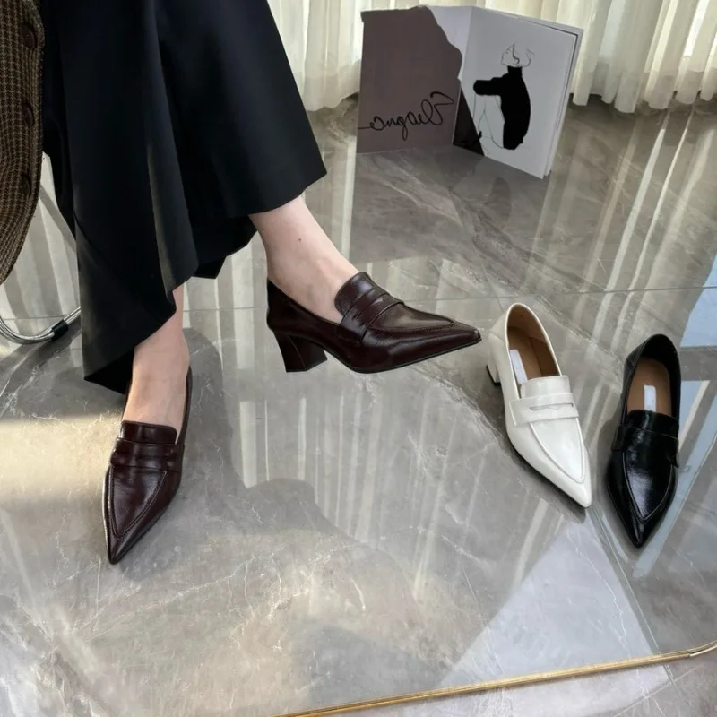 

Женские кожаные туфли 2026 года, весенние, в британском ретро-стиле, на квадратном каблуке, с острым носком, французские туфли для платьев, элегантные, высококачественные, на высоком каблуке, лоферы