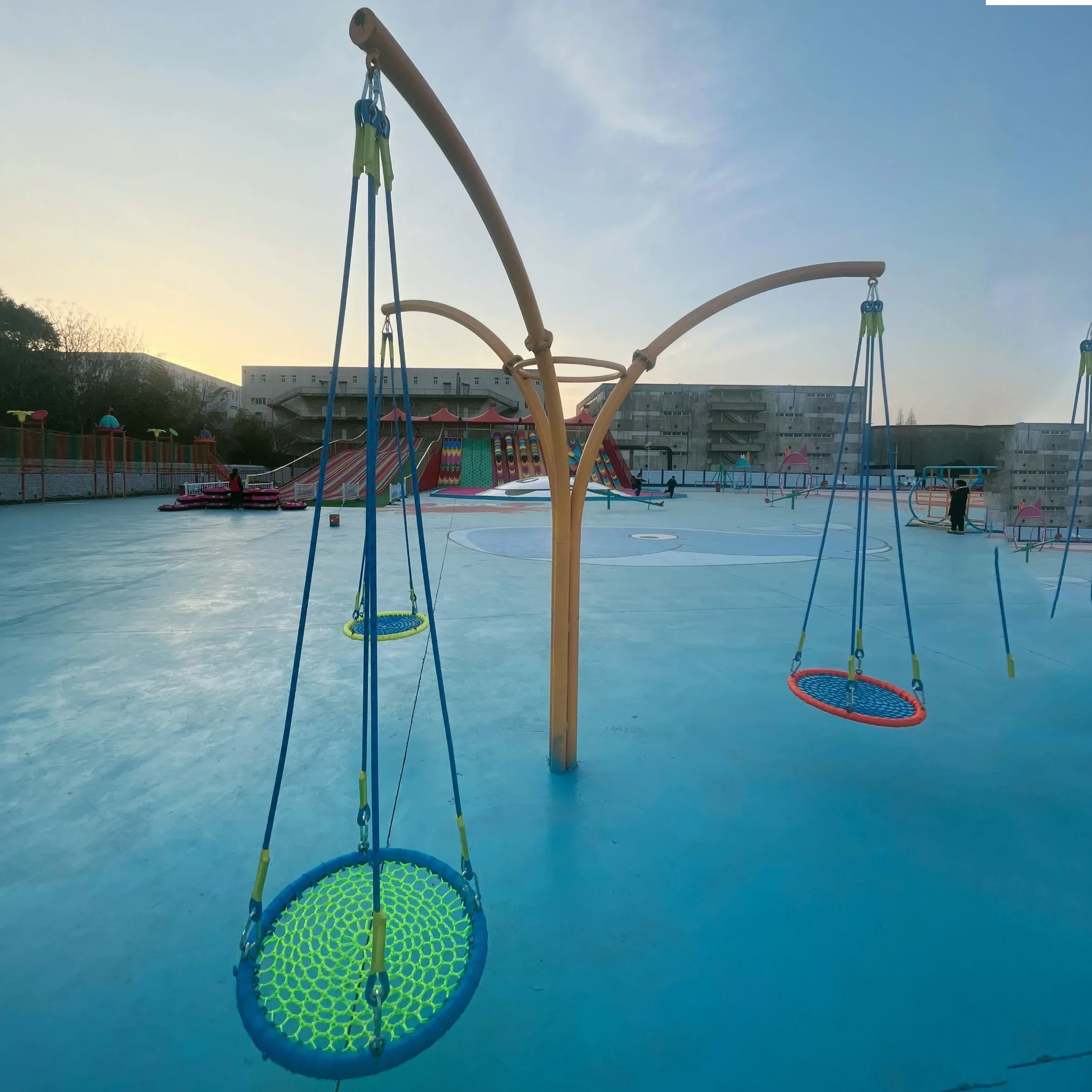 Kids Outdoor Adventure Park - Hangstoel, schommel en glijbaan voor kinderen