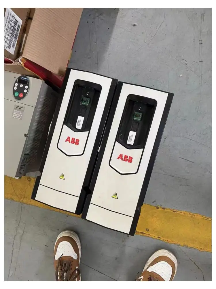 Second-hand    ACS880-01-05A6-3   inverter   test  OK     Fast Shipping