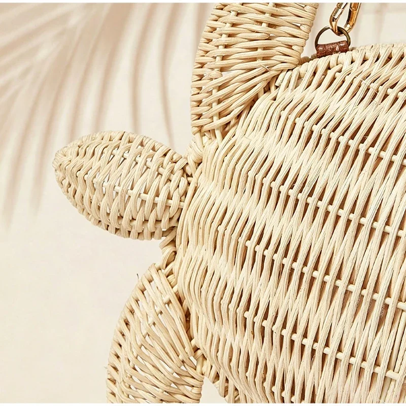 Schildkrötenförmige Rattan-Gewebte Umhängetasche mit Kettenriemen, Handgefertigte Stroh-Strandtasche, Damen Sommer-Abendtasche – Detail 16