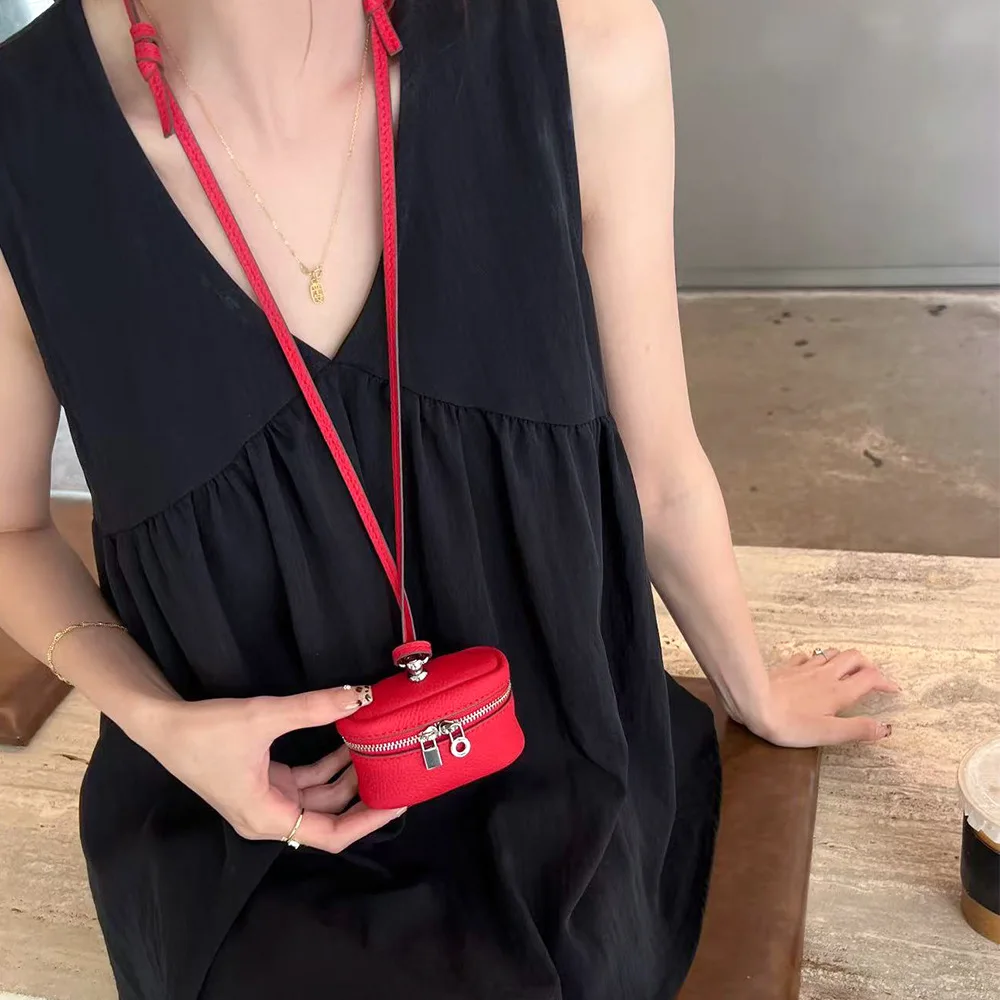 Chic and Compact Leather Necklace Coin Pouch Headphone Bag Accessory Fashion Headphone Pouch Zipper Coin Holders with Lanyard