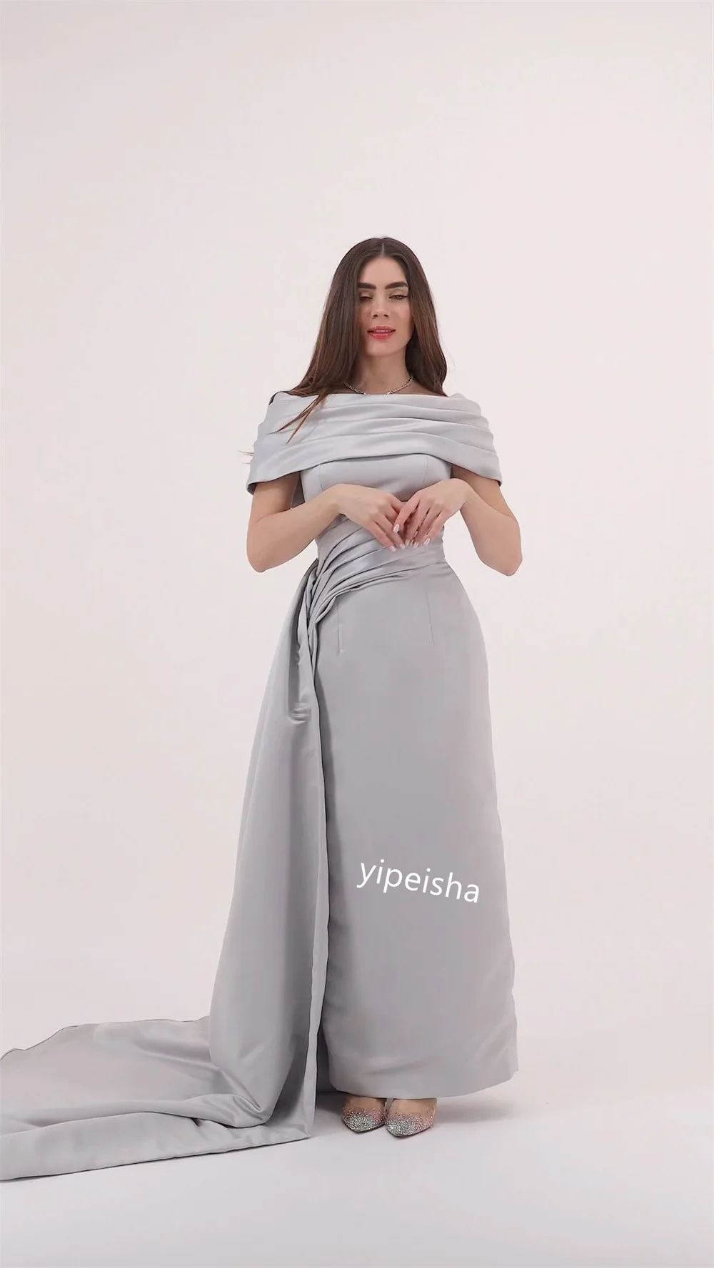 Robe Longue en Satin à Plis Personnalisée, Tenue Trapèze à Épaules Dénudées, pour Occasions sur Mesure, Arabie Saoudite