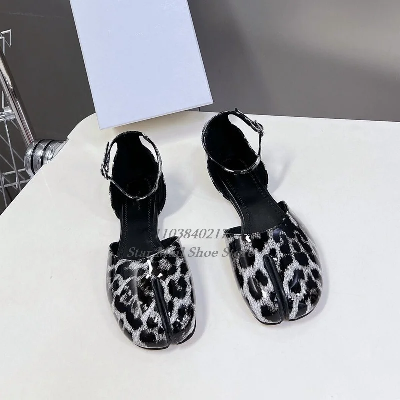 Split Toe Round Toe Sandals Ankle Buckle Flats Women Spring and Summer Comfortable Sandals Concise Ballet Shoes Sandals