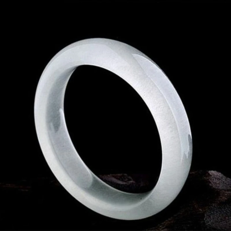 

The New Natural High-ice Gold Silk Jade Flat Bracelet Is Suitable for Daily Wear and Fashion Accessories