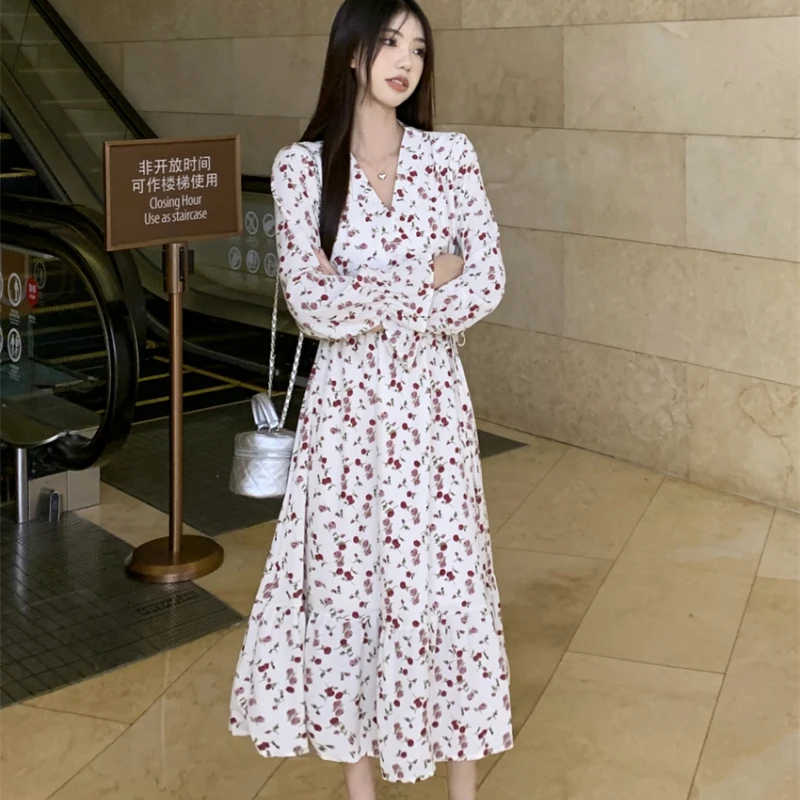 Floral Dresses Women Autumn New V-neck Long-sleeved Butterfly Sleeve A-line High Waist Slimming Korean Style Long Skirt Female