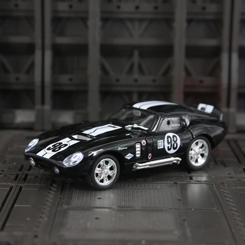 

Модель автомобиля из сплава Ford Shelby Cobra 1:32, со звуковой и световой обратной связью, подарок спортивному автомобилю, двери можно открыть