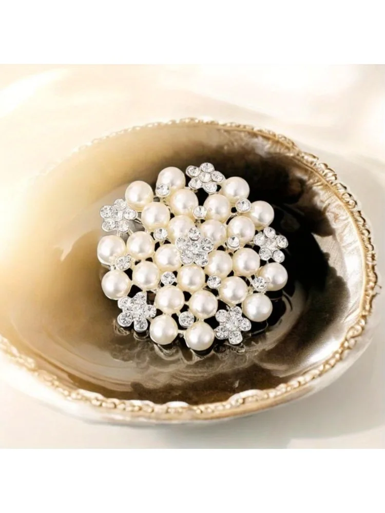 Belle broche de luxe baroque au Design Floral ajouré pour hommes et femmes, accessoires de bijoux, cadeau de fête de mariage et de vacances