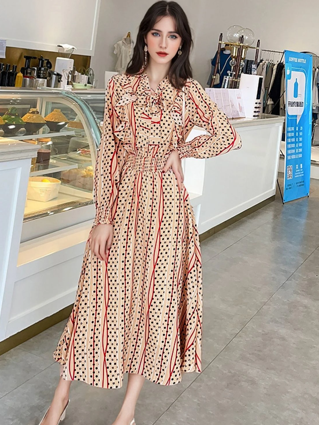 

Retro Geometric Print Slim Fit Short Sleeve Dress High Waist A-Line Skirt Vintage Design Women's Fashionable Age-Defying Dress