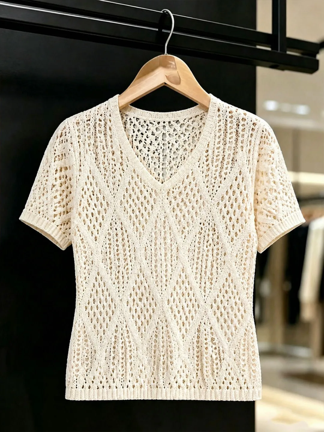 

Unique Commute V-Neck Short Sleeve Hollow Knitted Shirt Summer Skin-Friendly Slimming Design Comfortable Top Small Shirt