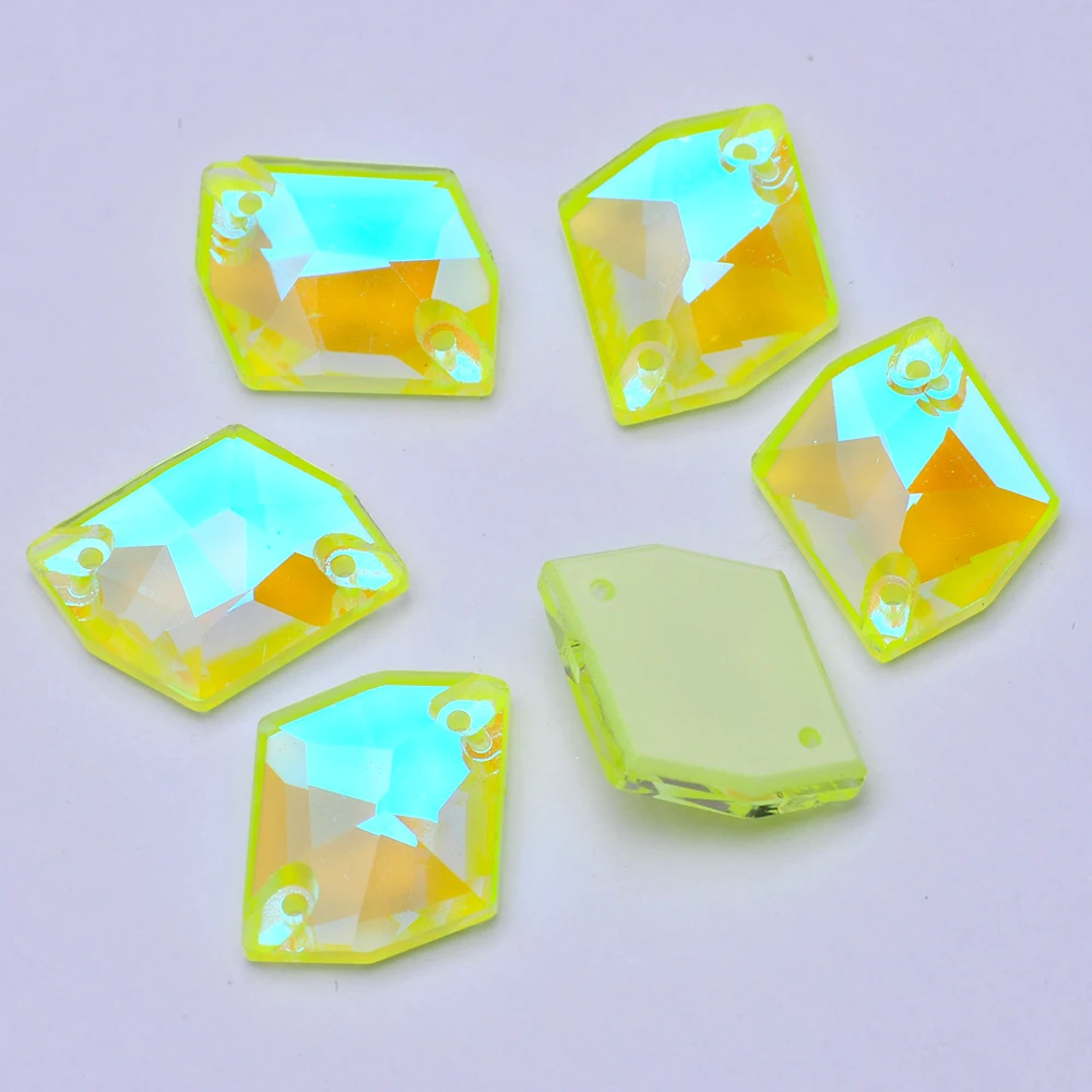 Cosmic K9 Trilliant Glas-Strasssteine mit abgeschrägter Rückseite, elektrisch glänzende Farben, aufnähbare Kristalle für Kleidungszubehör – Detail 9