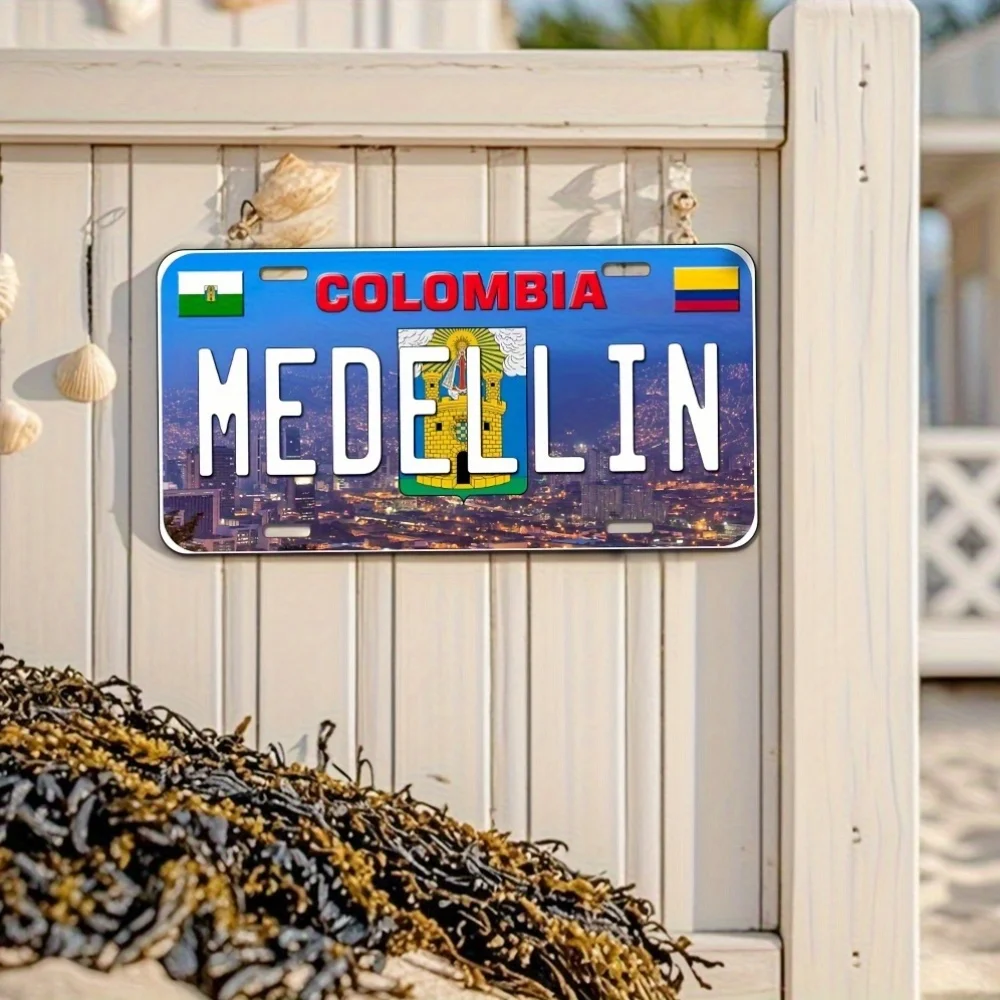 Arte de Pared con Placa de Matrícula de Medellín, Colombia, Diseño Plano 2D - Letrero Metálico Grande con la Bandera y Emblema de Colombia de Estilo Vintage