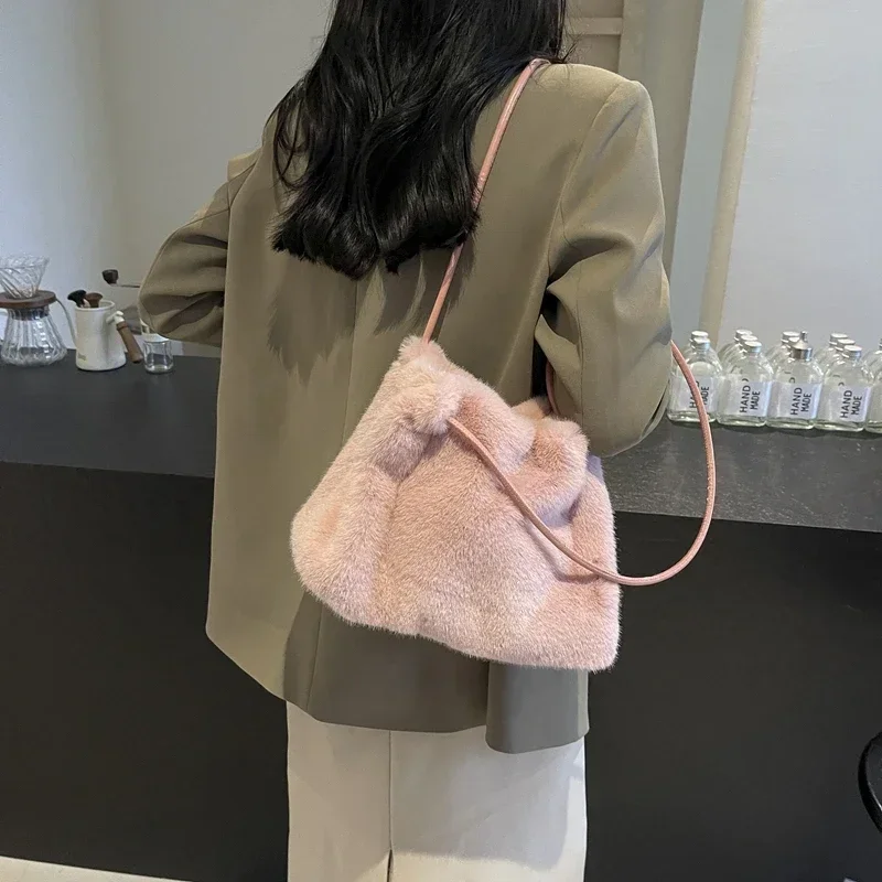 Sac fourre-tout polyvalent pour femme, grande capacité, mode commpiedmont, lancé, sac Ein Schultersack, automne et hiver, nouveau, 2024