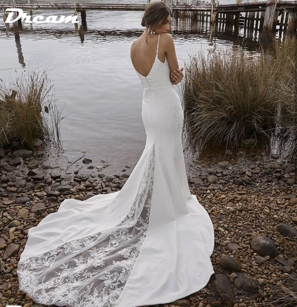 DREAM Customized Sleeveless Spaghetti Straps Mermaid Wedding Dress V Neck Backless Appliques Bridal Gowns Sweep Train 2024