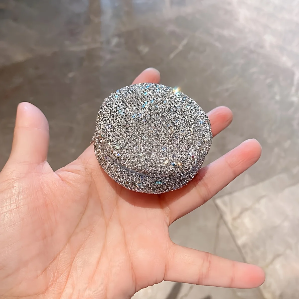 Luxury Powder Packing Box with Artificial Diamond-Inlaid Powder Puff Compact and Portable Elastic Empty Box Without Leakage
