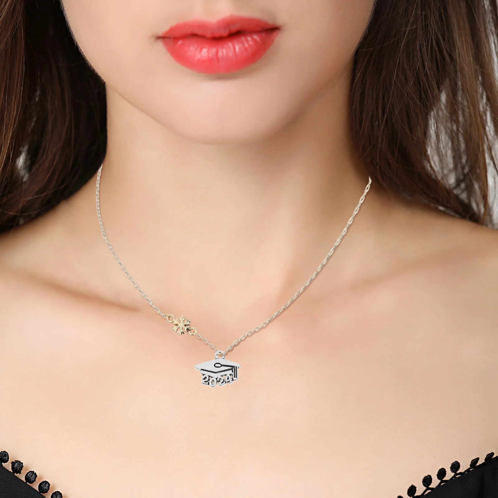 100Pcs Graduation Cap Charms 2024 Metal DIY Jewelry Pendants Earrings Keychain Craft Supplies Graduation Party Favors