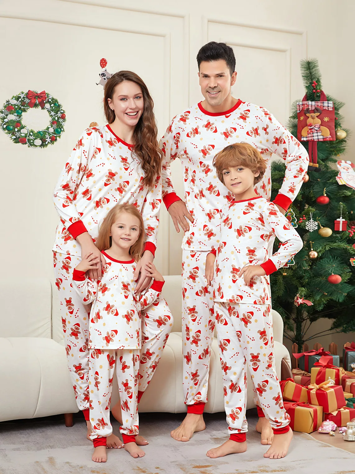 Christmas Family outfit Happy cartoon print pajamas for Adults and Children Outfit Casual soft home outfit Baby & Dog jumpsuit