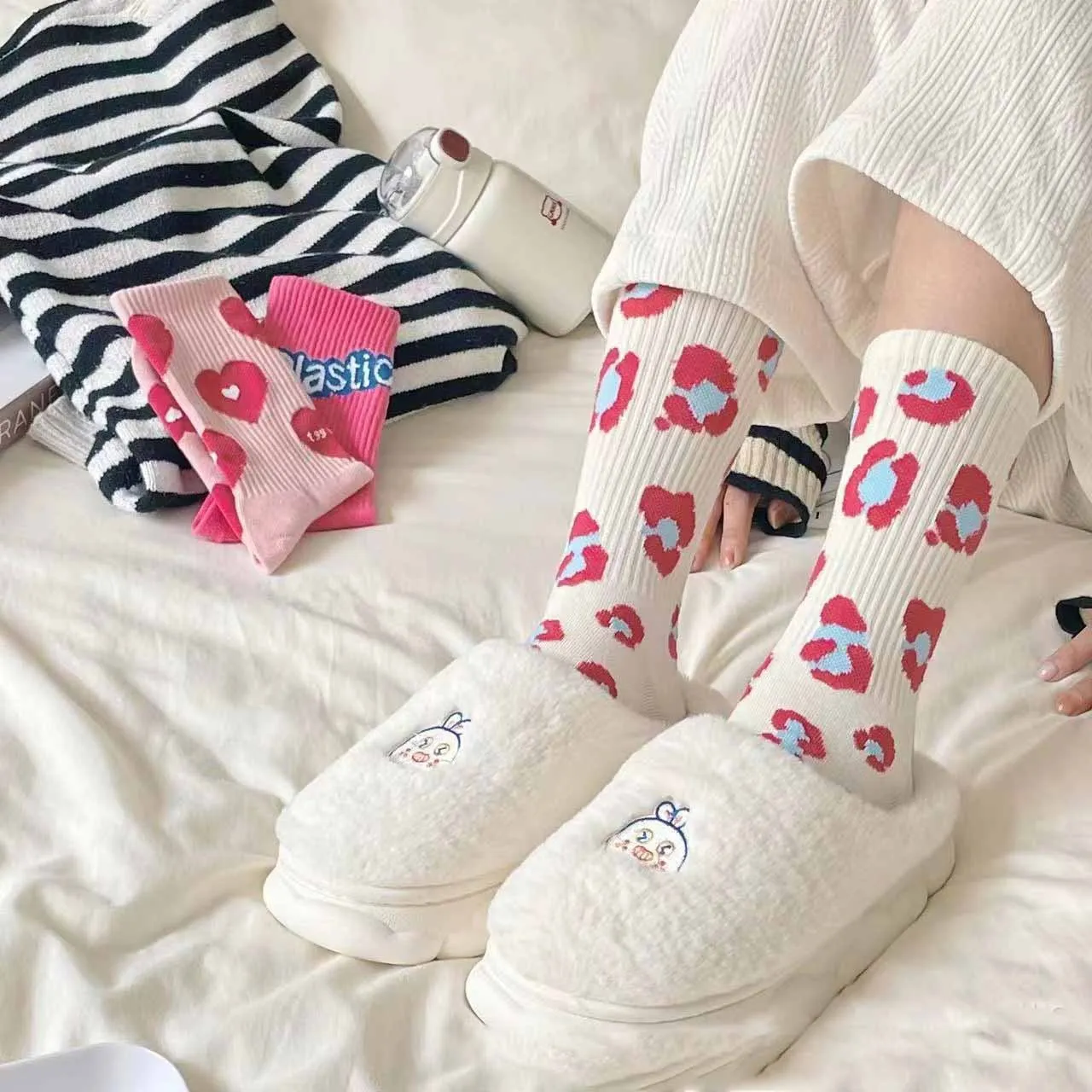 Calcetines Kawaii de algodón para mujer, medias divertidas de fresa Harajuku, bonitos y felices, de color blanco, regalo de Navidad, novedad