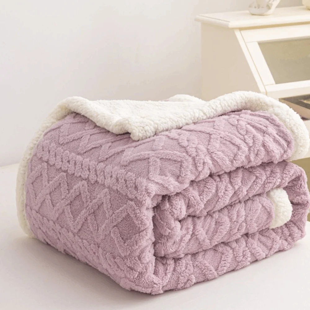 

Solid Color Coral Velvet Blanket Jacquard Design Soft Rhombus Flannel Blanket Comfortable Warm Office Nap Blanket Home