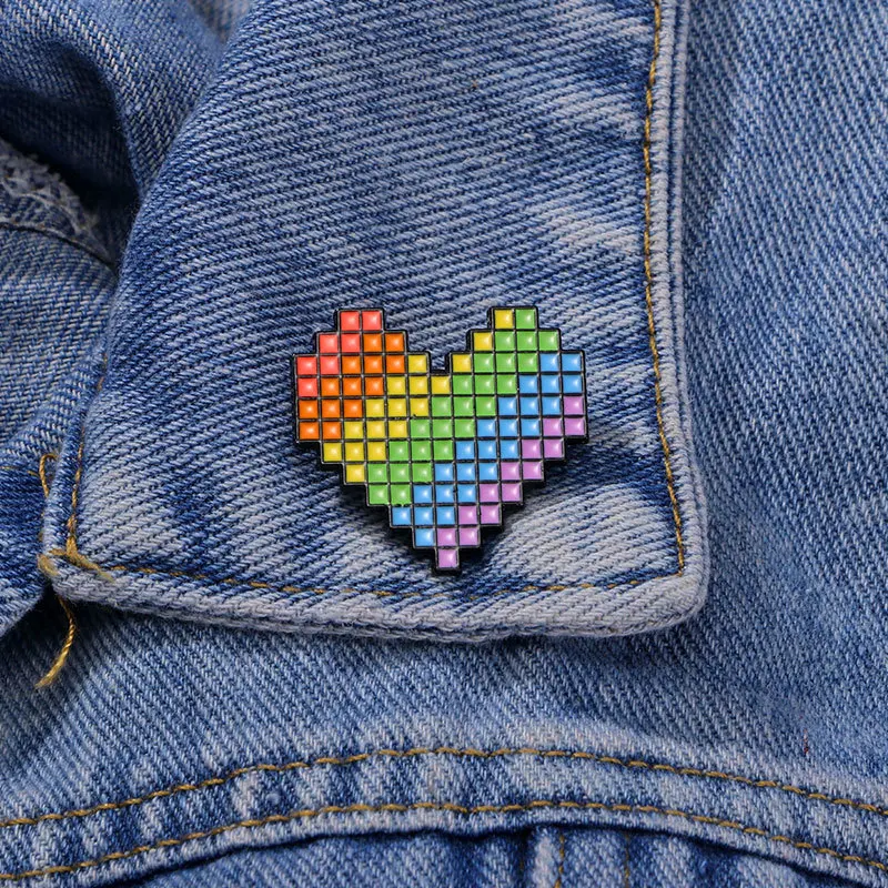 Rainbow Love Heart Enamel Brooch Creative Versatile Pixel Wind Lapel Pin Badge Backpack Clothing Hat Accessories BR032