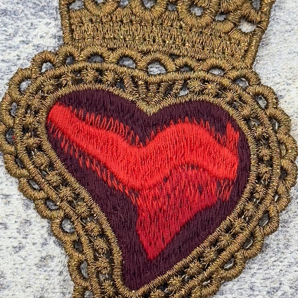 New Gold Crown And Red Love Heart Patch Fashion Embroidery Sew on Sticker For Clothes Jacket Bag Cap Applique DIY Accessory